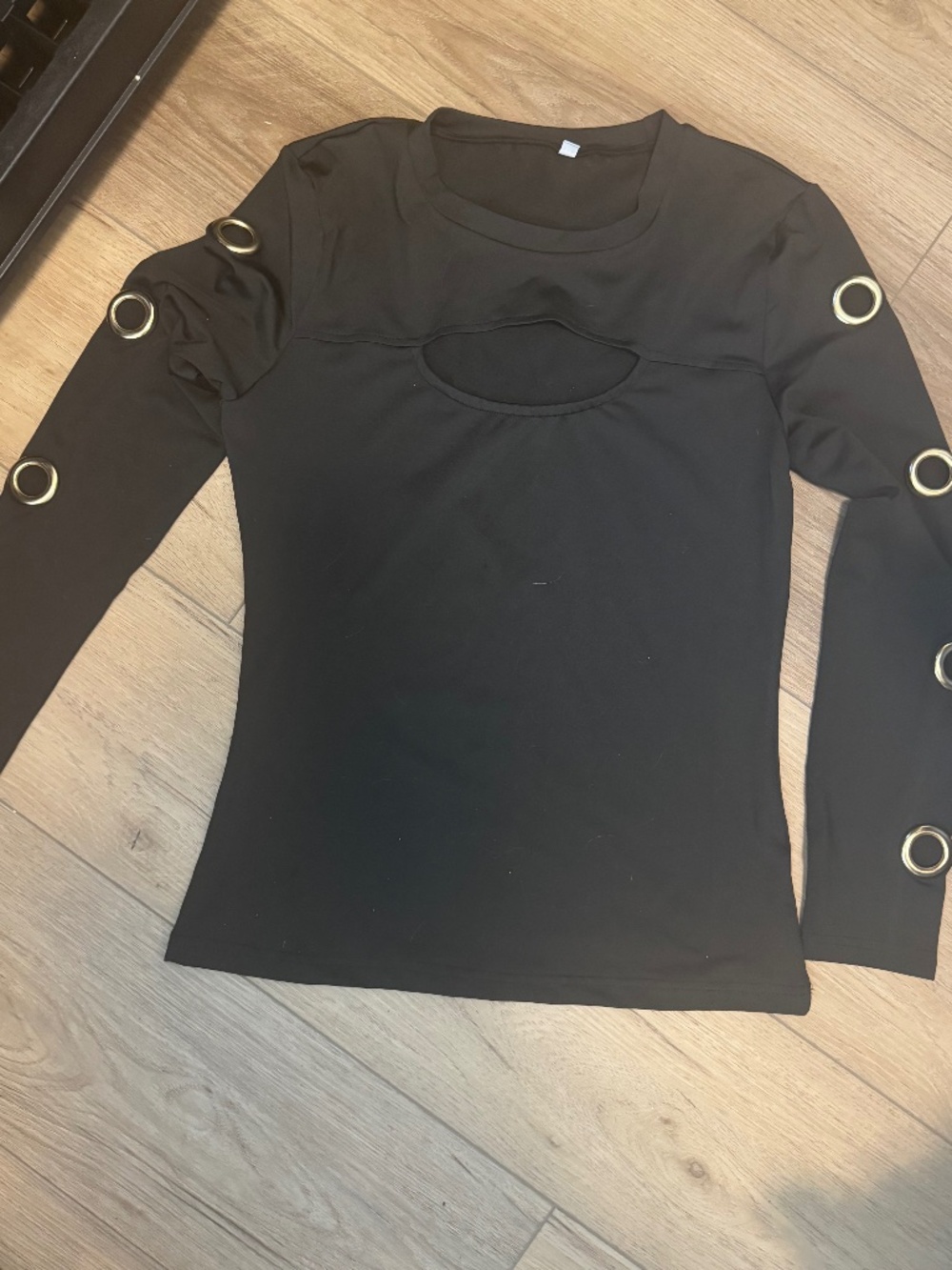 Grommet black stretchy long sleeve shirt size medium